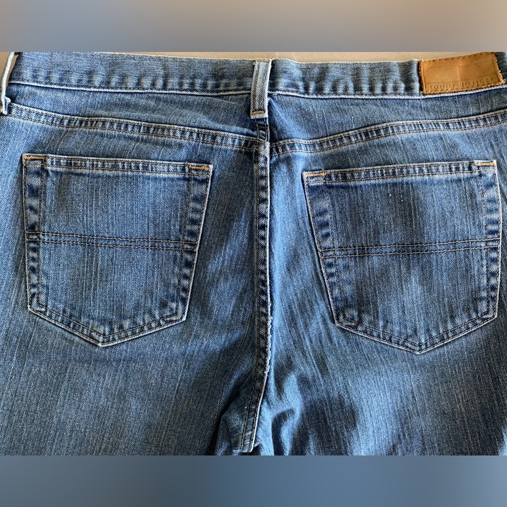 TOMMY HILFIGER Low-Rise Flared Jeans - Picture 4 of 7